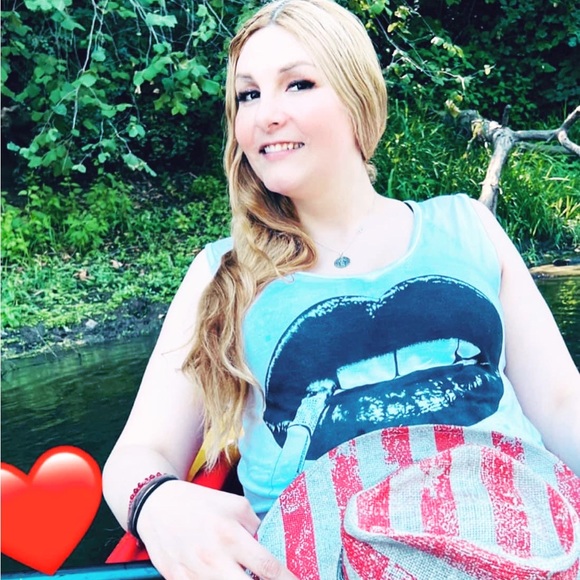 Meet your Posher, Aquagirl. - Picture 8 of 9